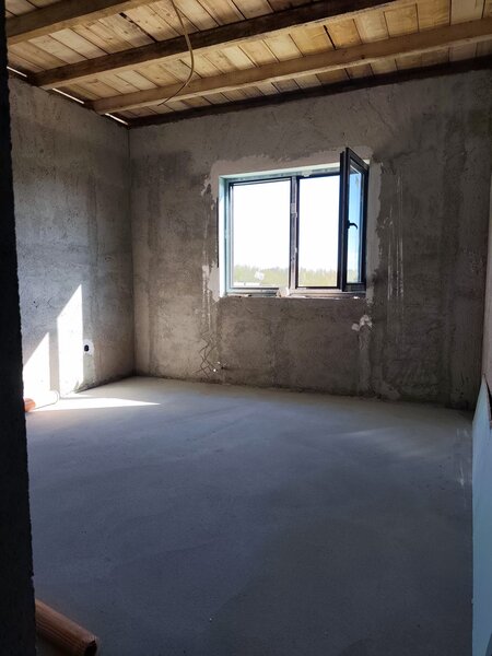 Casa cu 3 camere parter, pod, terasa, beci, fara comision de la proprietar