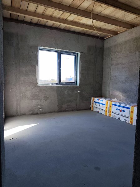 Casa cu 3 camere parter, pod, terasa, beci, fara comision de la proprietar