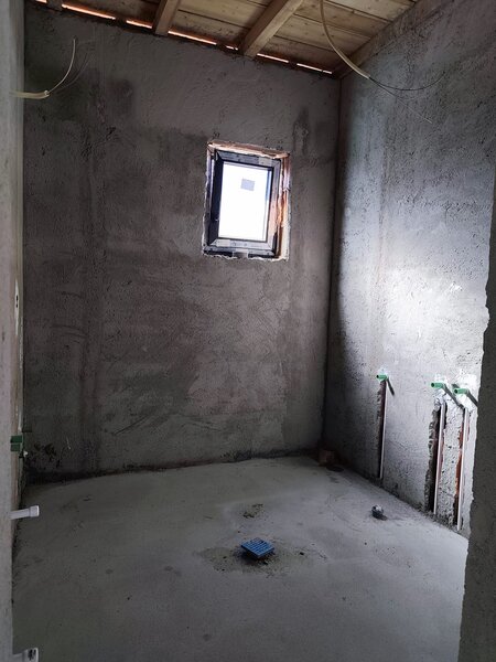 Casa cu 3 camere parter, pod, terasa, beci, fara comision de la proprietar