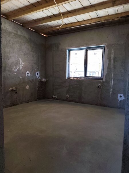 Casa cu 3 camere parter, pod, terasa, beci, fara comision de la proprietar